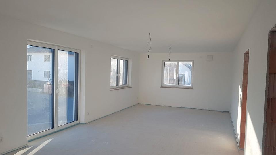 Etagenwohnung Ergoldsbach Langenhettenbach - 3 Zimmer, 94 m&sup2;, 1.050&euro; | Angebot:27602103