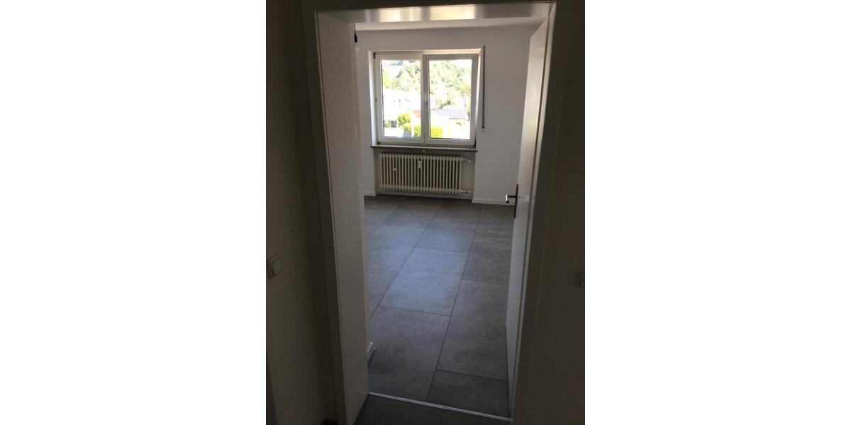 Etagenwohnung Kumhausen - 4 Zimmer, 85 m&sup2;, 1.250&euro; | Angebot:27612583