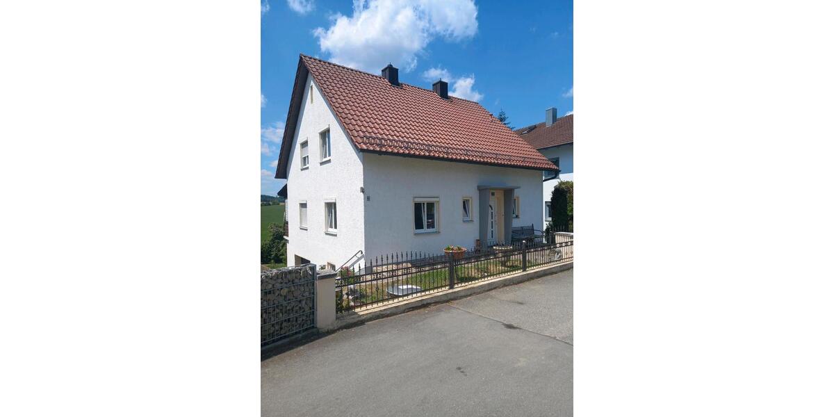 Mehrfamilienhaus, Wohnhaus Mengkofen - 5 Zimmer, 145 m&sup2;, 310.000&euro; | Angebot:24916204