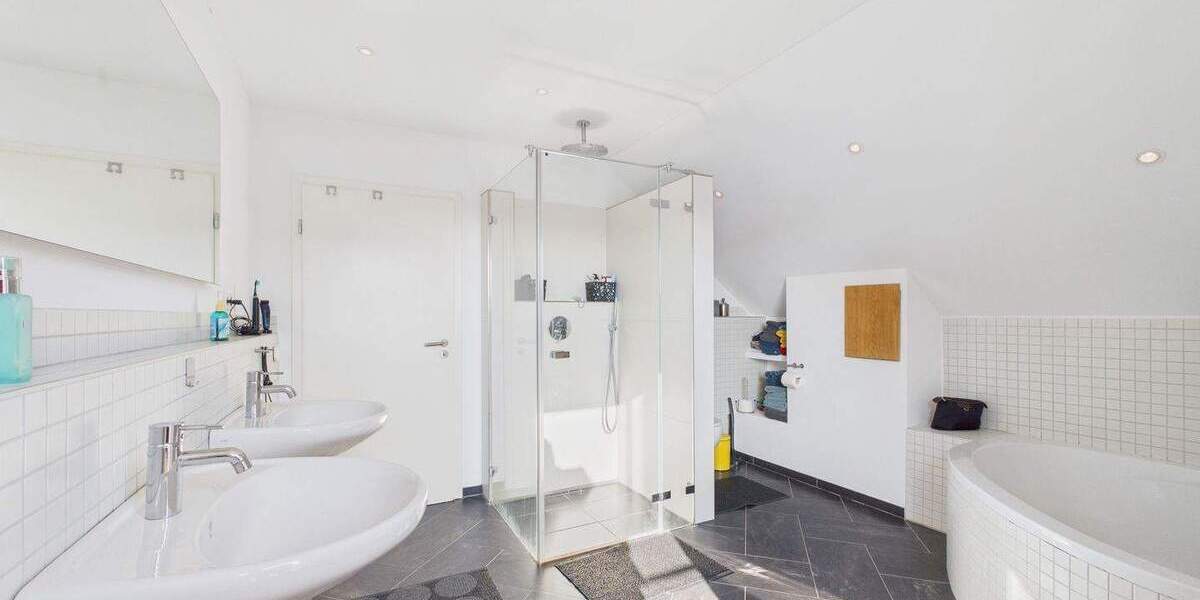 Einfamilienhaus Essenbach - 6 Zimmer, 185 m&sup2;, 875.000&euro; | Angebot:25650263