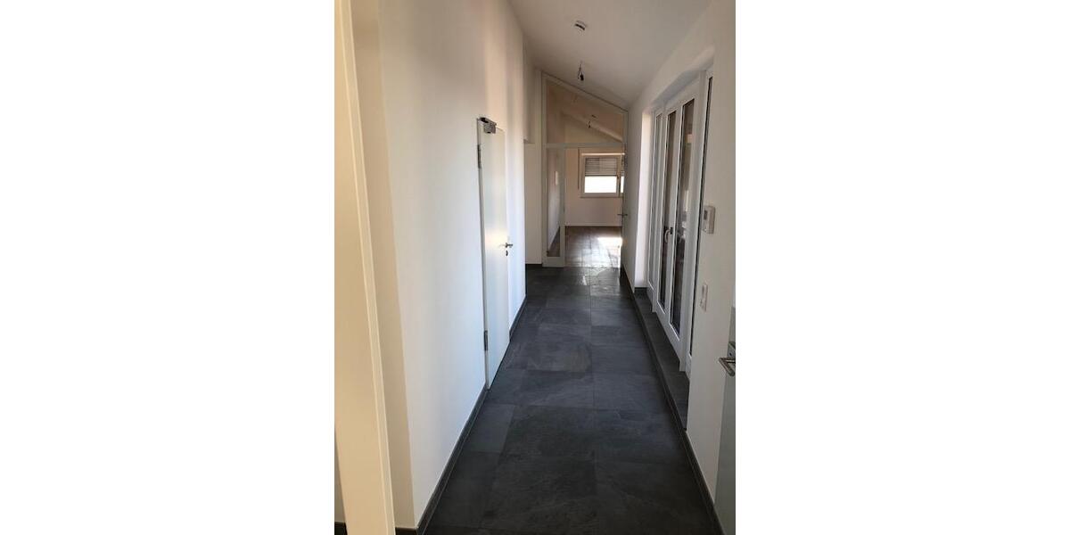 Dachgeschoßwohnung Taufkirchen (Vils) - 4 Zimmer, 140 m&sup2;, 1.540&euro; | Angebot:27609513