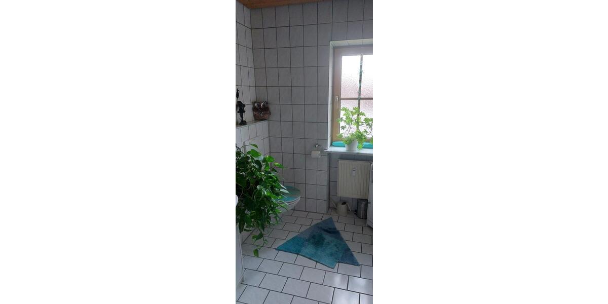 Dachgeschoßwohnung Niederaichbach - 4 Zimmer, 110 m&sup2;, 900&euro; | Angebot:25406645