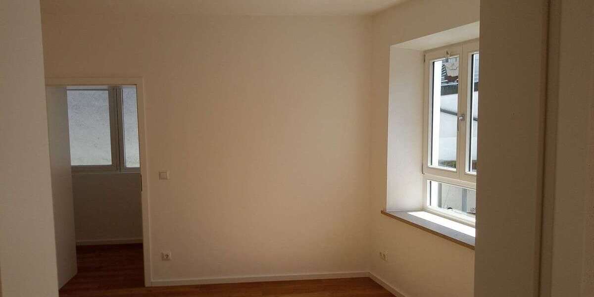 Etagenwohnung Landshut - 3 Zimmer, 78 m&sup2;, 1.210&euro; | Angebot:26032478