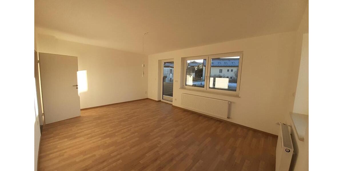 Erdgeschoßwohnung Rottenburg an der Laaber - 5 Zimmer, 110 m&sup2;, 1.050&euro; | Angebot:26515767