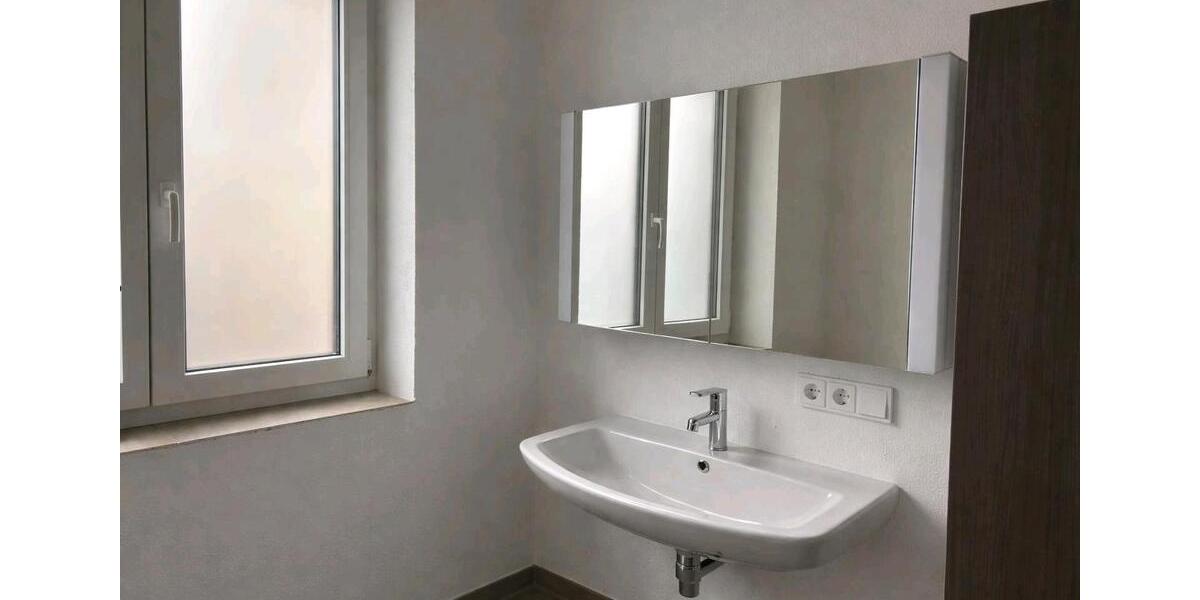 Erdgeschoßwohnung Gerzen - 2 Zimmer, 65 m&sup2;, 600&euro; | Angebot:25549086