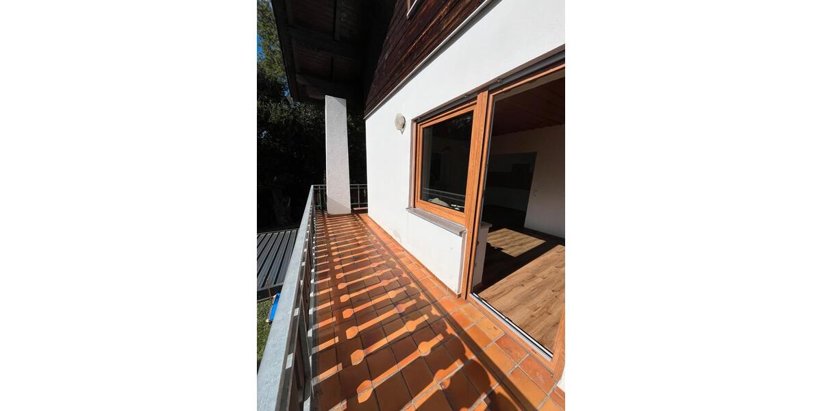 Etagenwohnung Dingolfing - 4 Zimmer, 120 m&sup2;, 1.300&euro; | Angebot:27595656