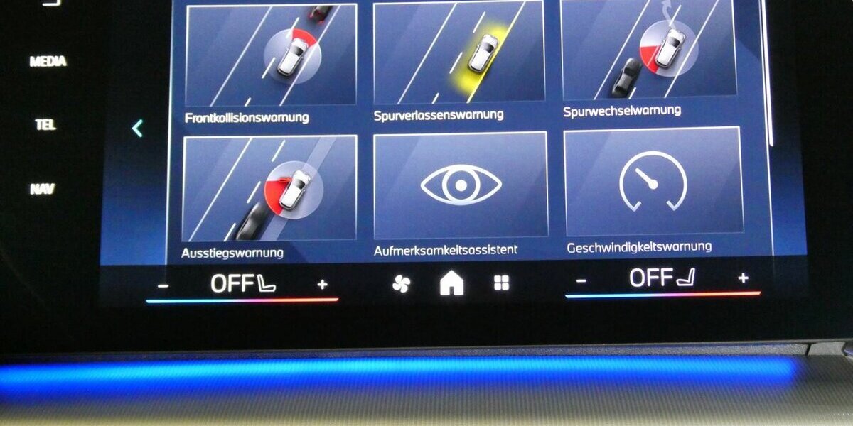 BMW X1 20d xDrive x-Line AHK,Leder,Driv.Ass.Plus 19.600 km 38.990 &euro; Landshut 84030