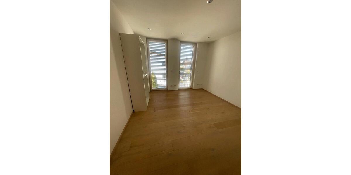 Einfamilienhaus Bruckberg - 3 Zimmer, 145 m&sup2;, 1.600&euro; | Angebot:26478221