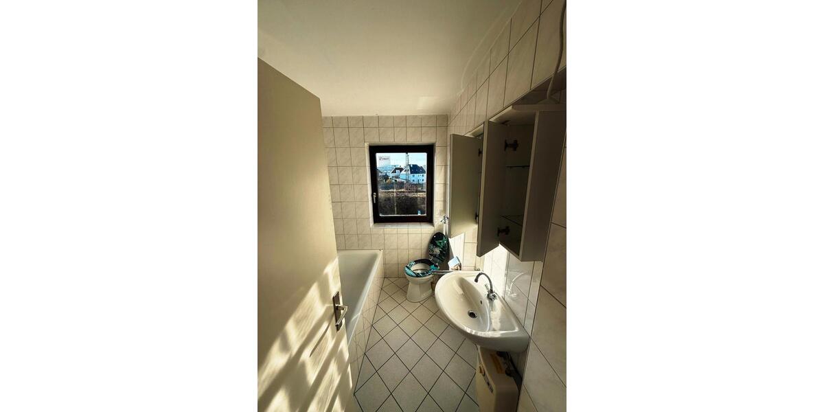 Etagenwohnung Ergolding - 3 Zimmer, 63 m&sup2;, 600&euro; | Angebot:25905410