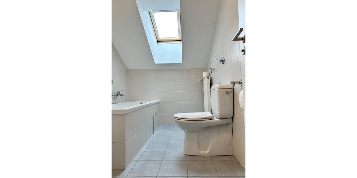 Dachgeschoßwohnung Kumhausen - 3.5 Zimmer, 99 m&sup2;, 1.250&euro; | Angebot:25936221