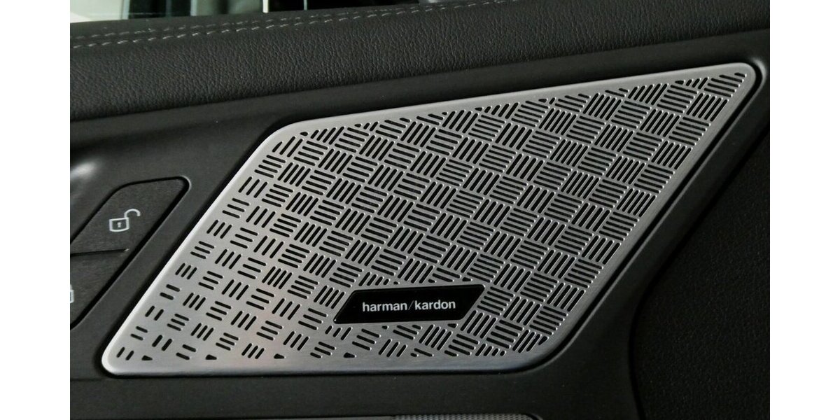 BMW X1 23dxDrive x-Line AHK,Pan-Dach,H&K,Leder 28.900 km 41.590 &euro; Landshut 84030