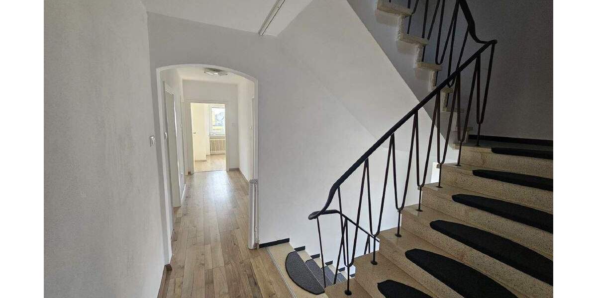 Einfamilienhaus Aham-Loizenkirchen Loizenkirchen - 9 Zimmer, 213 m&sup2;, 435.000&euro; | Angebot:25770490