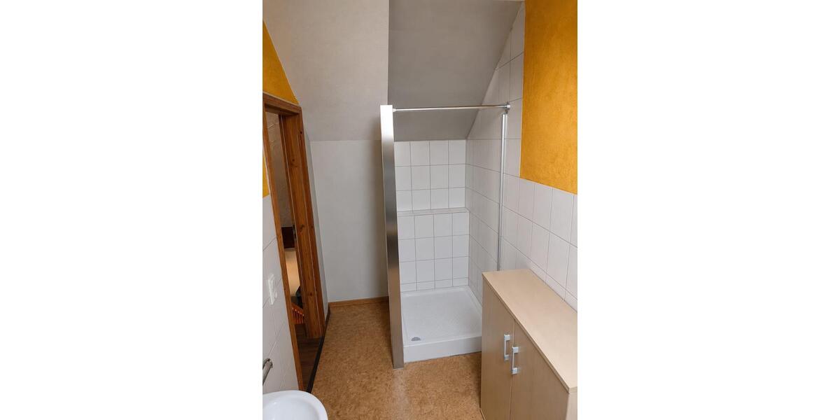 Etagenwohnung Mengkofen - 4 Zimmer, 100 m&sup2;, 900&euro; | Angebot:26626316
