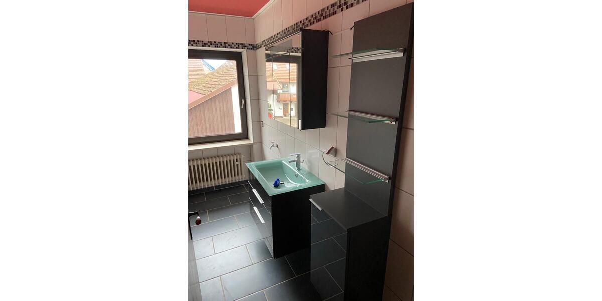 Etagenwohnung Langenpreising - 3.5 Zimmer, 100 m&sup2;, 1.200&euro; | Angebot:25131852