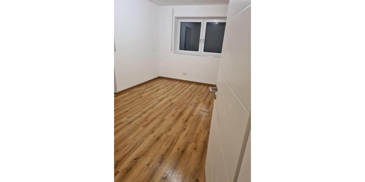 Etagenwohnung Mengkofen - 3 Zimmer, 89 m&sup2;, 860&euro; | Angebot:26614963