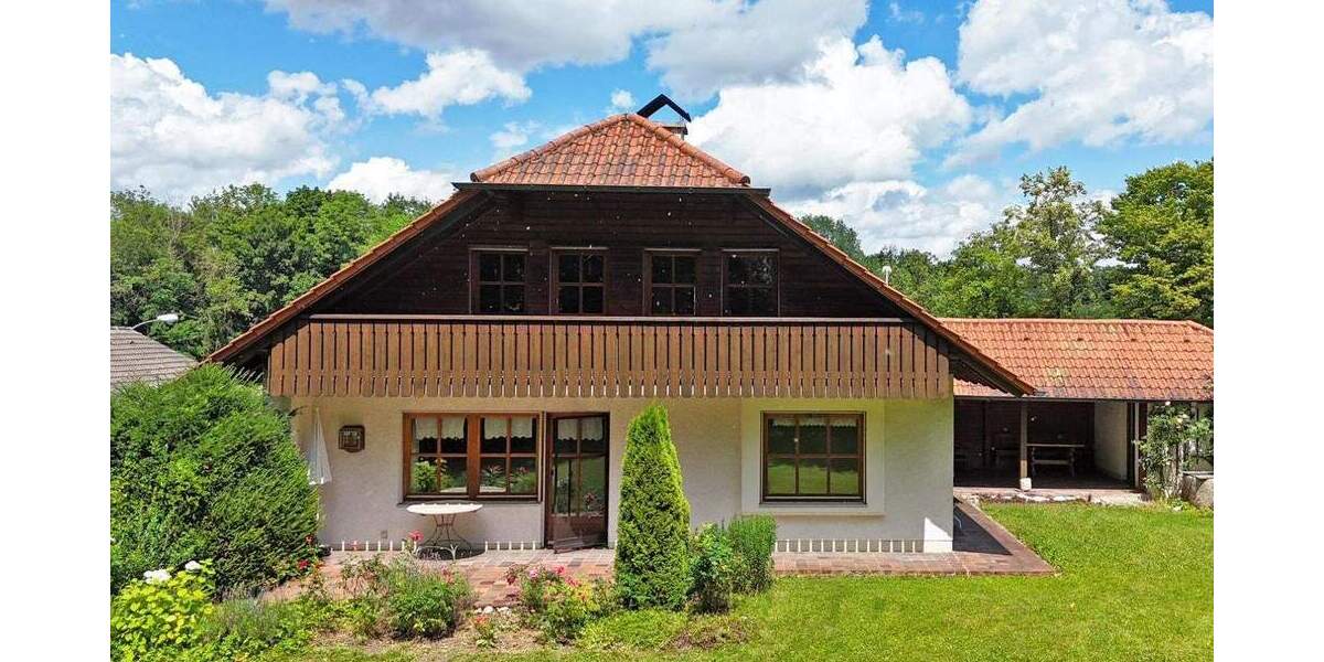 Einfamilienhaus Landshut Achdorf - 8 Zimmer, 200 m&sup2;, 995.000&euro; | Angebot:25695131