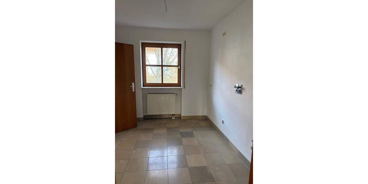 Einfamilienhaus Tiefenbach - 5 Zimmer, 160 m&sup2;, 1.600&euro; | Angebot:25815953