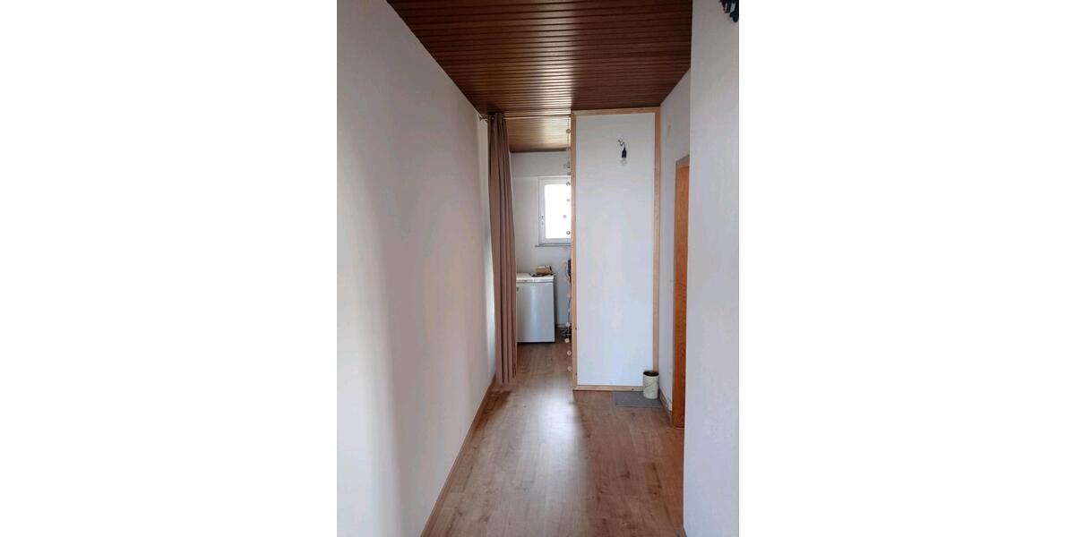 Erdgeschoßwohnung Niederviehbach - 1 Zimmer, 83 m&sup2;, 650&euro; | Angebot:25977313