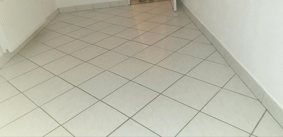 Etagenwohnung Dorfen - 4 Zimmer, 100 m&sup2;, 1.500&euro; | Angebot:25875109