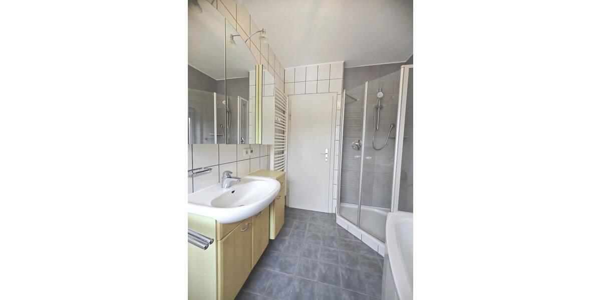 Etagenwohnung Dingolfing - 2 Zimmer, 63 m&sup2;, 690&euro; | Angebot:26544497