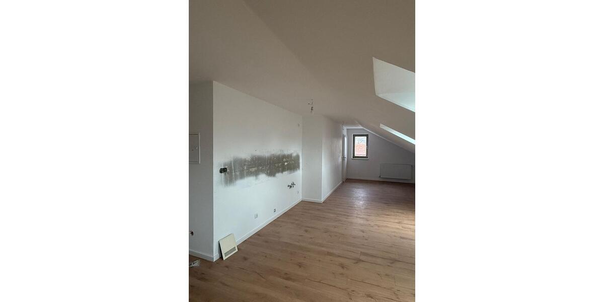 Dachgeschoßwohnung Niederaichbach - 4 Zimmer, 120 m&sup2;, 1.100&euro; | Angebot:25790907