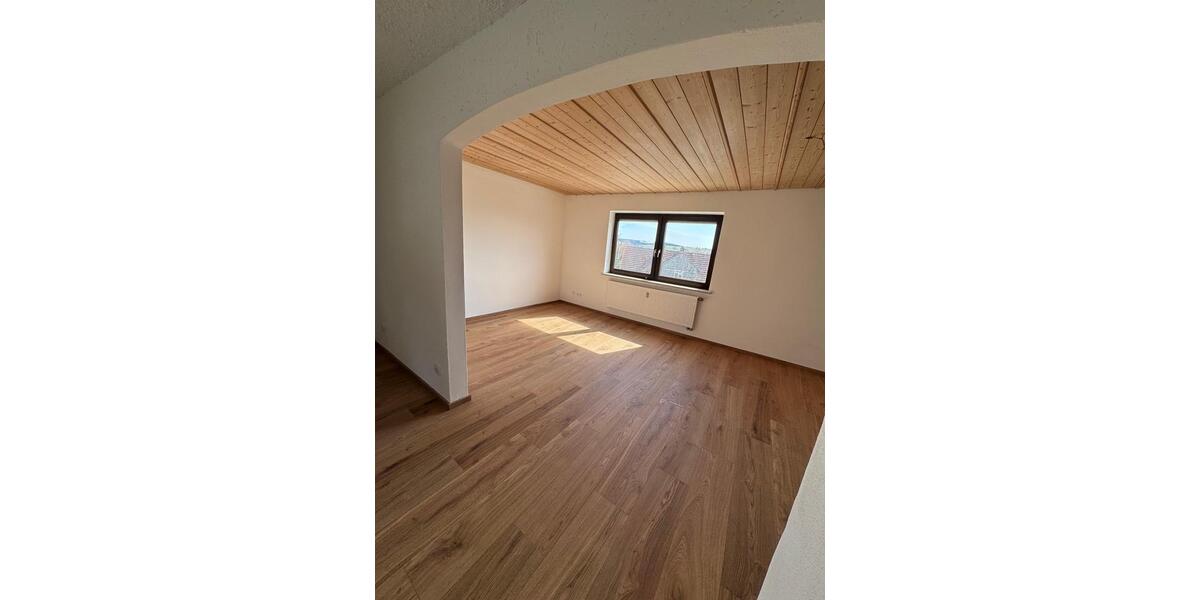 Etagenwohnung Mallersdorf-Pfaffenberg Pfaffenberg - 2.5 Zimmer, 78 m&sup2;, 830&euro; | Angebot:25934660