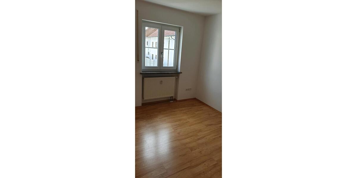 Etagenwohnung Eitting - 3 Zimmer, 83 m&sup2;, 1.240&euro; | Angebot:25935703