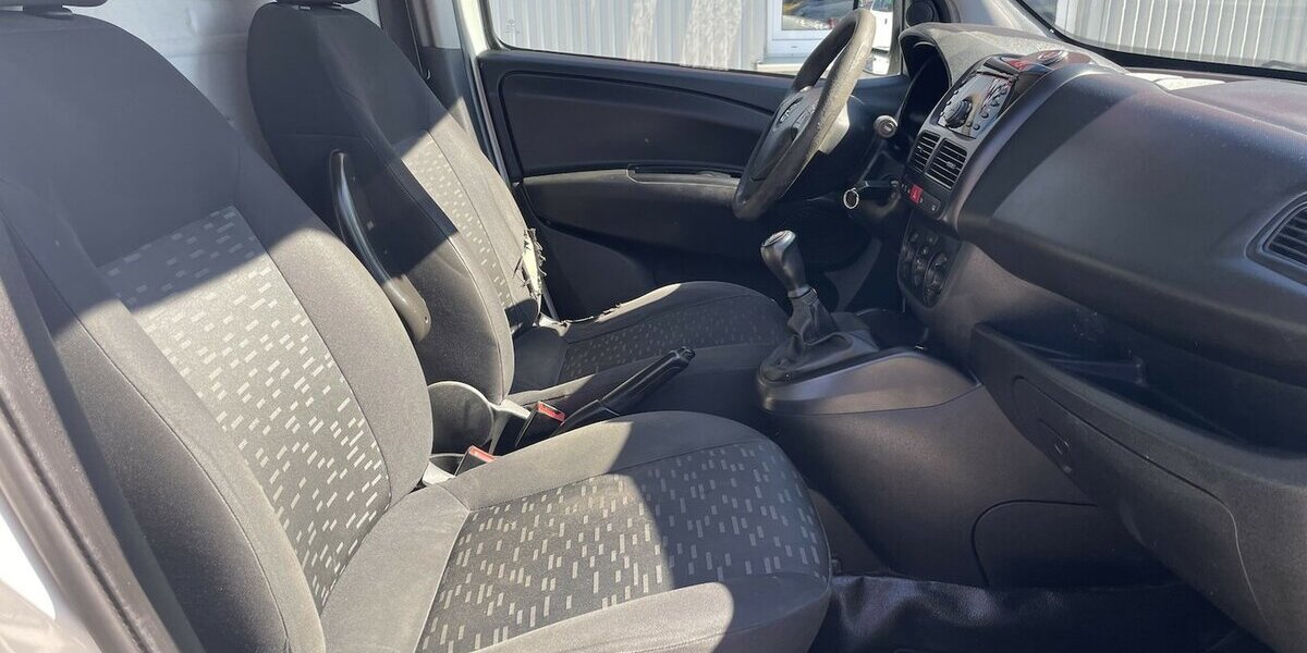 Opel Combo Kasten 1.3 CDTI 1. Hand L1 H1 2,2T 193.000 km 4.500 &euro; Altdorf 84032