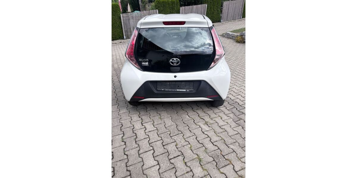 Toyota Aygo (X) 77.600 km 6.000 &euro; Hohenthann 84098
