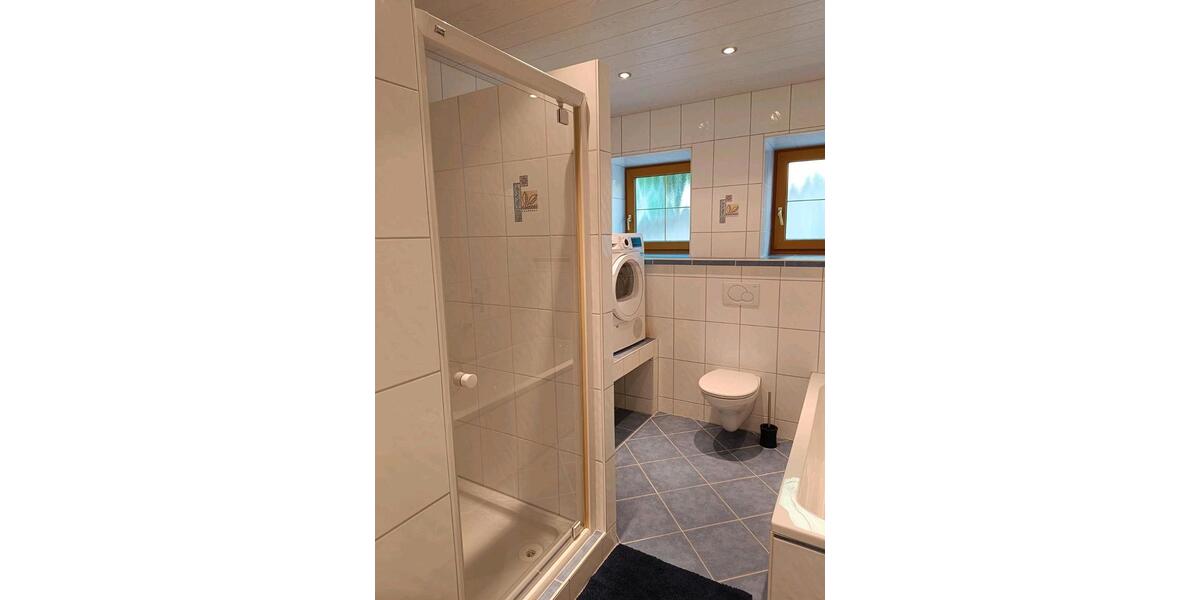 Erdgeschoßwohnung Ergoldsbach Langenhettenbach - 2 Zimmer, 111 m&sup2;, 25&euro; | Angebot:24867777