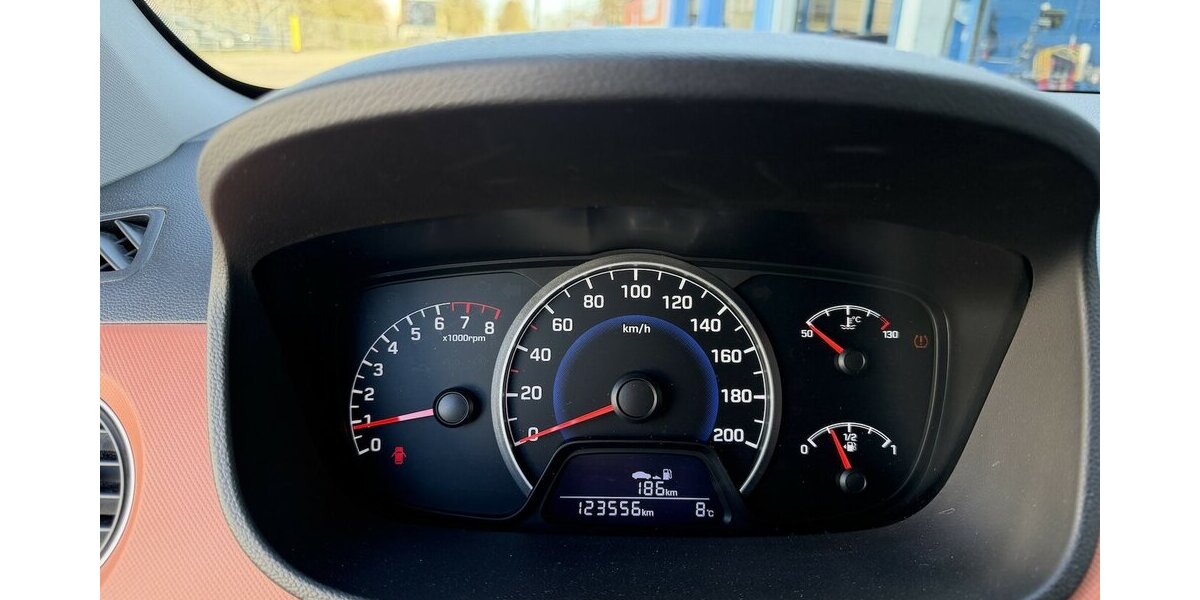 Hyundai i10 YES! Klima Tempomat Lenkradheizung SHZ 123.500 km 4.990 &euro; Altdorf 84032