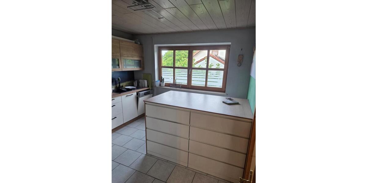 Etagenwohnung Mengkofen - 4 Zimmer, 100 m&sup2;, 900&euro; | Angebot:26626316