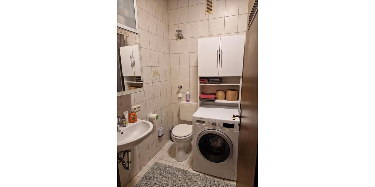 Etagenwohnung Landshut - 2.5 Zimmer, 65 m&sup2;, 780&euro; | Angebot:26586630