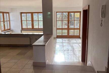 Haus Tiefenbach - 5 Zimmer, 160 m&sup2;, 1.600&euro; | Angebot:25815953