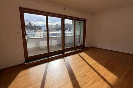 Wohnung Landshut - 2 Zimmer, 77 m&sup2;, 1.078&euro; | Angebot:23642688