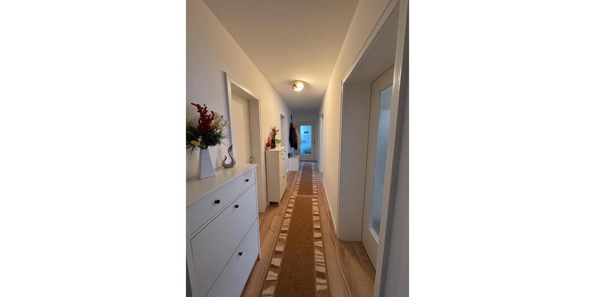 Etagenwohnung Dingolfing - 4.5 Zimmer, 90 m&sup2;, 1.125&euro; | Angebot:25323924