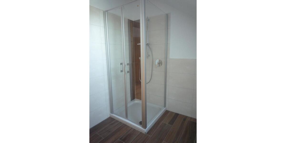 Etagenwohnung Adlkofen - 4 Zimmer, 65 m&sup2;, 330&euro; | Angebot:25641071