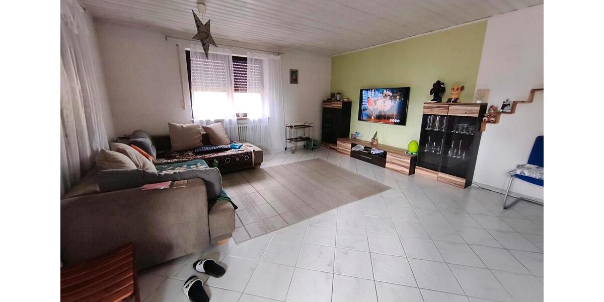 Etagenwohnung Niederaichbach - 4 Zimmer, 140 m&sup2;, 1.300&euro; | Angebot:26630185
