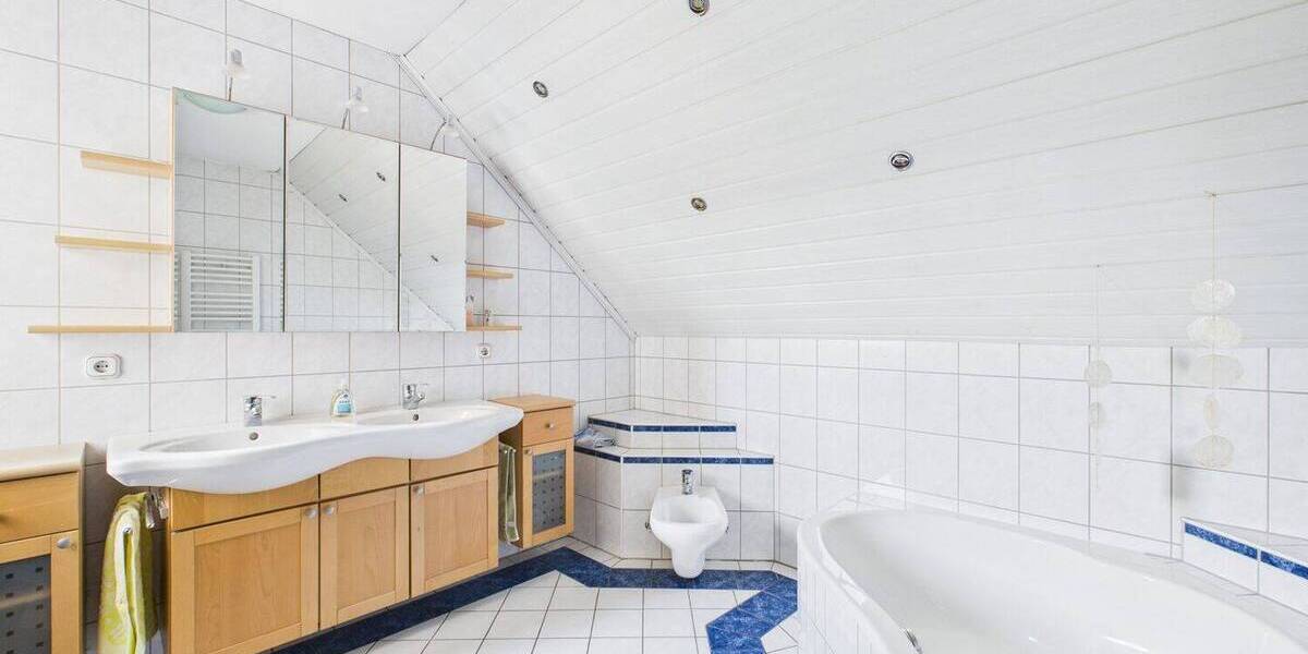 Doppelhaushälfte Altdorf Pfettrach - 6 Zimmer, 155 m&sup2;, 635.000&euro; | Angebot:25695135