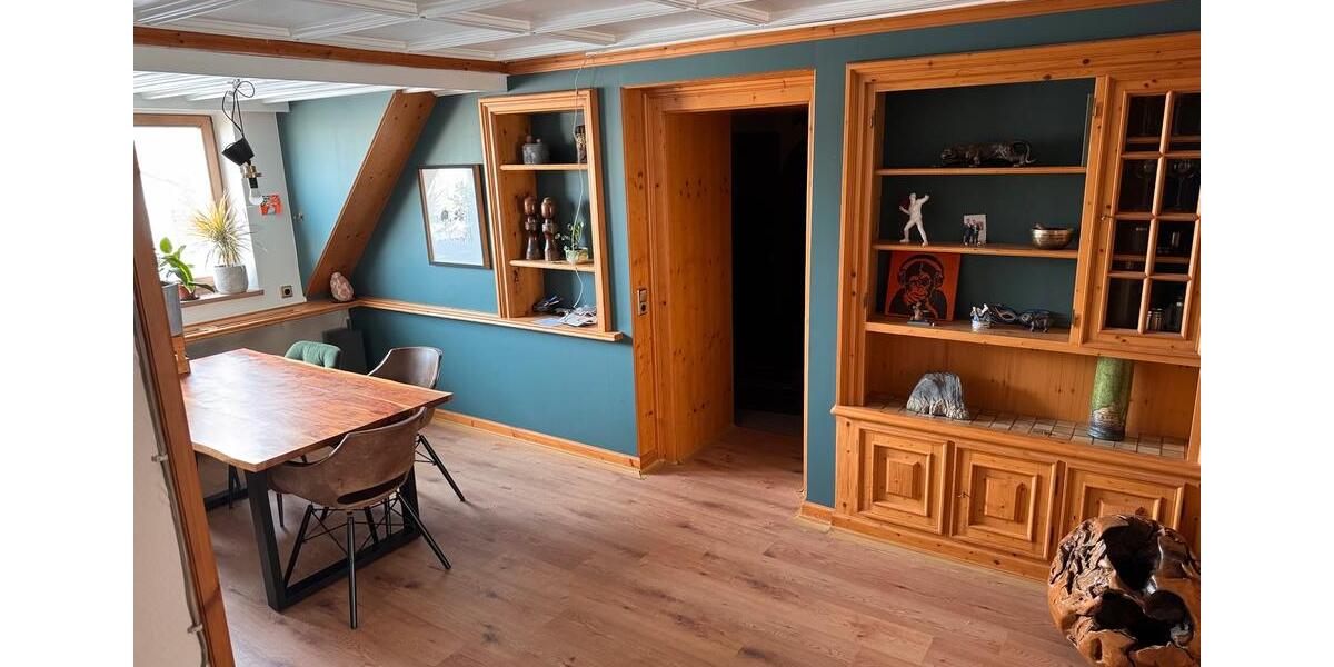 Etagenwohnung Dingolfing - 4 Zimmer, 130 m&sup2;, 1.600&euro; | Angebot:25323923