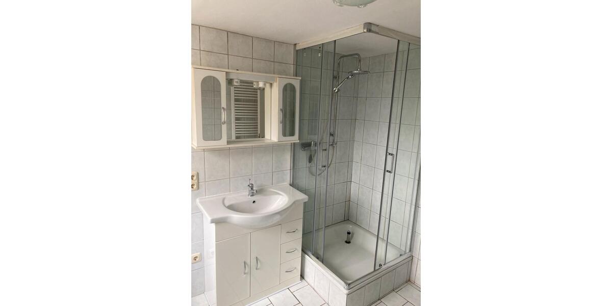 Etagenwohnung Dingolfing - 2 Zimmer, 70 m&sup2;, 750&euro; | Angebot:25960641