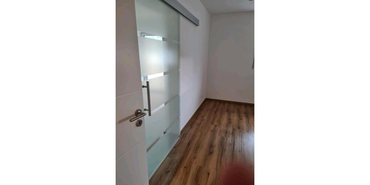 Etagenwohnung Mengkofen - 3 Zimmer, 89 m&sup2;, 925&euro; | Angebot:25790629