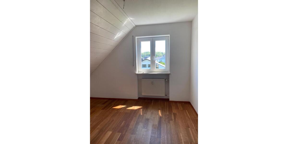 Maisonettenwohnung Moosburg an der Isar - 4.5 Zimmer, 92 m&sup2;, 1.350&euro; | Angebot:25403404