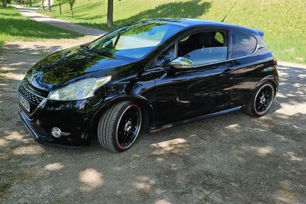 Peugeot 208 103.800 km 12.400 &euro; Dingolfing 84130