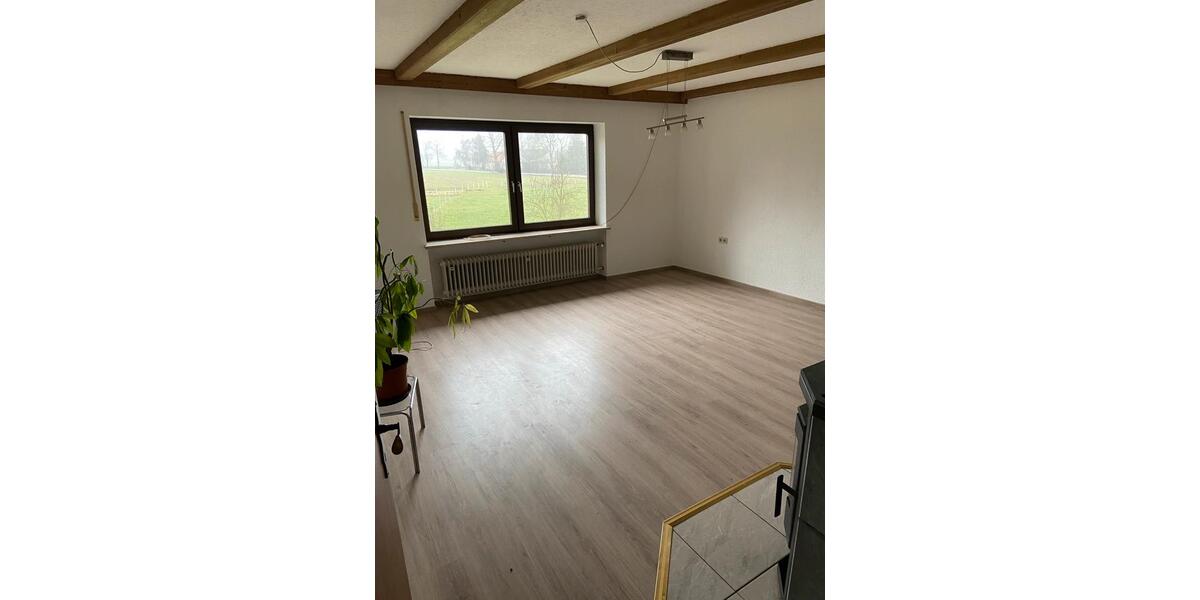 Etagenwohnung Langenpreising - 3.5 Zimmer, 100 m&sup2;, 1.200&euro; | Angebot:25131852