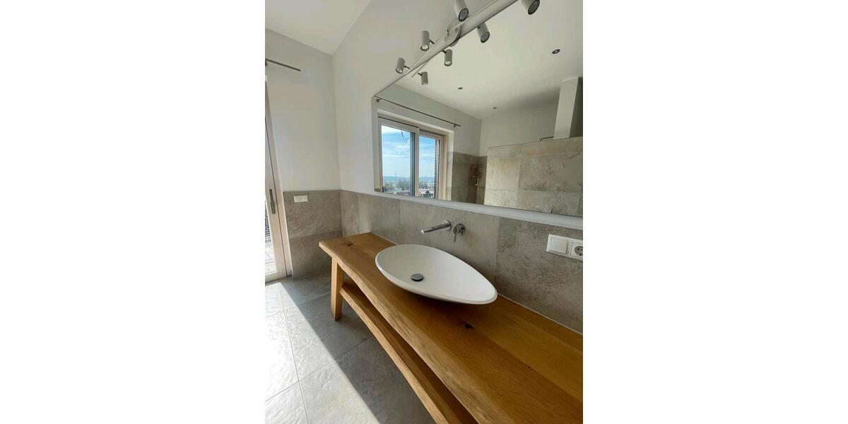Einfamilienhaus Bruckberg - 3 Zimmer, 145 m&sup2;, 1.600&euro; | Angebot:26478221