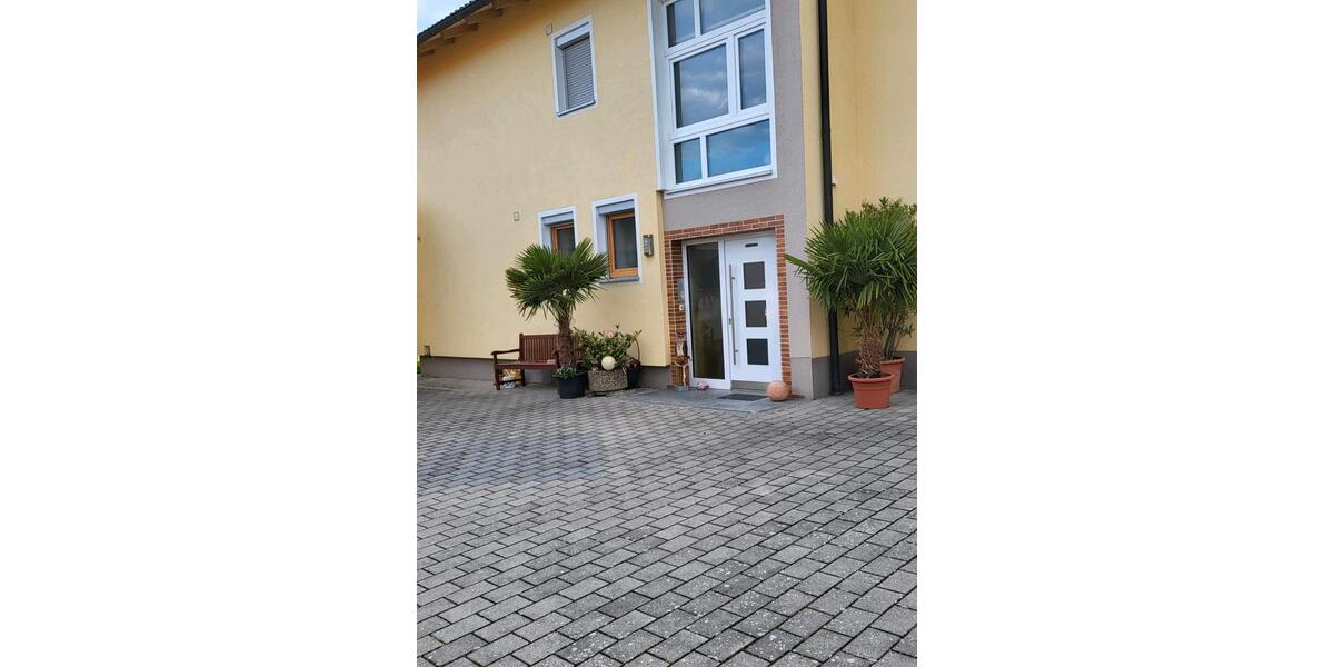 Etagenwohnung Loiching - 3 Zimmer, 75 m&sup2;, 500&euro; | Angebot:26653350
