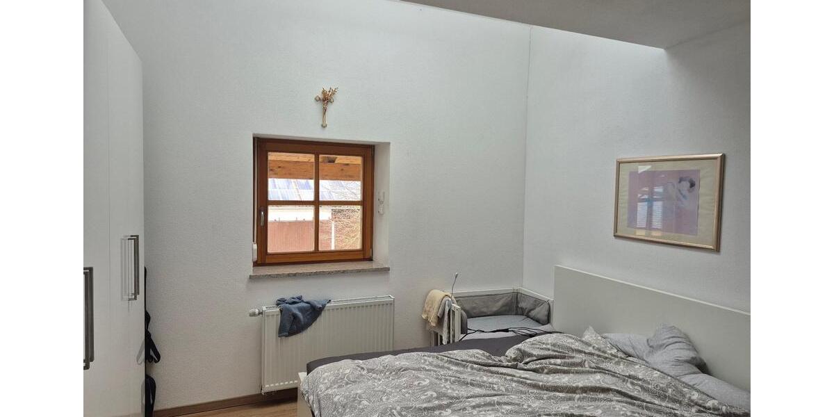 Etagenwohnung Mengkofen - 4.5 Zimmer, 93 m&sup2;, 650&euro; | Angebot:25839226
