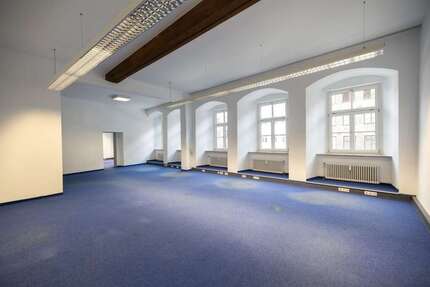 Gewerbeobjekt Landshut - 2.470&euro; | Angebot:25483841