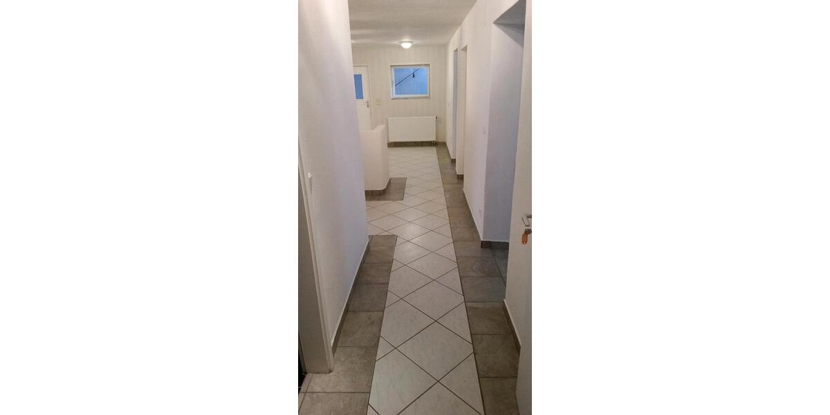 Etagenwohnung Dorfen - 4 Zimmer, 100 m&sup2;, 1.500&euro; | Angebot:25875109